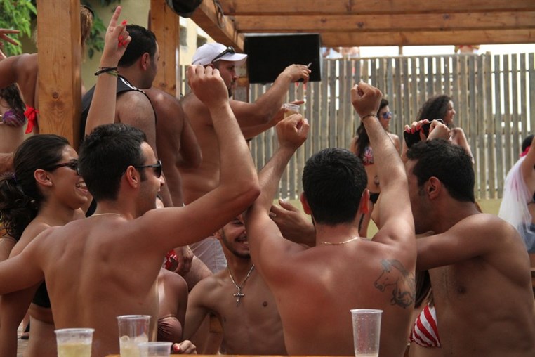 Cyan Beach Bar on Sunday